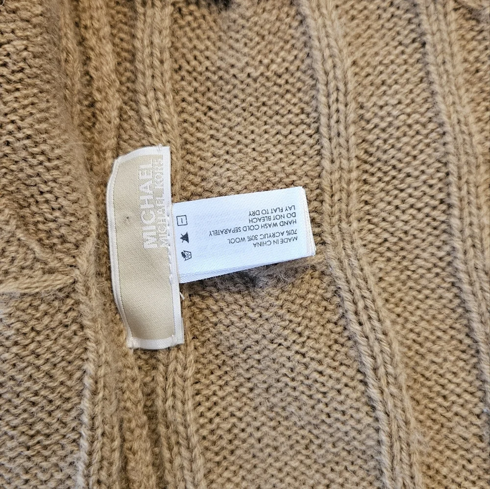 Micheal kors Dog Wrap Sweater Large Pets Tan/Gold Buttons
